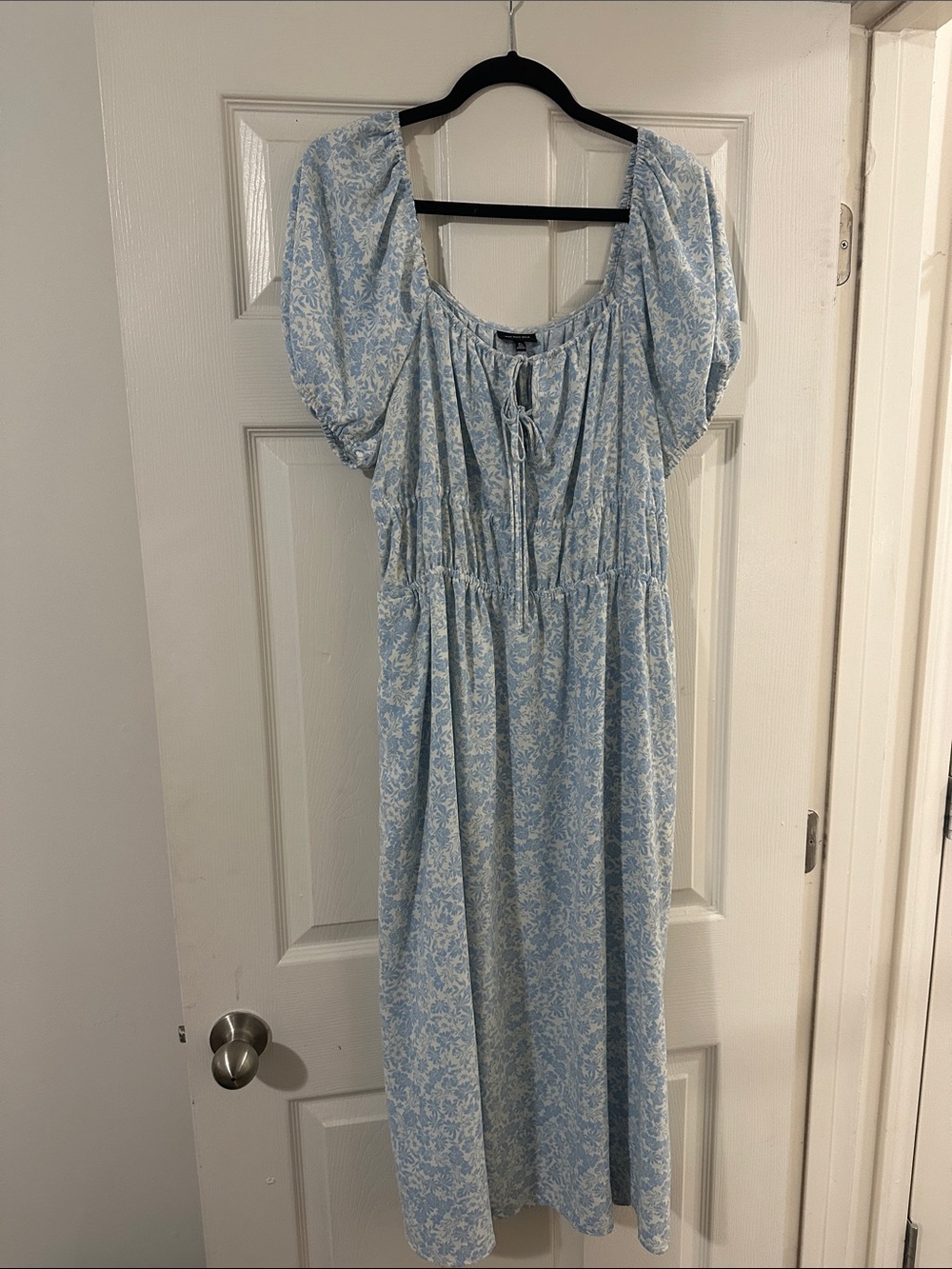 Who What Wear Light Blue Floral Midi Dress with Puff Sleeves